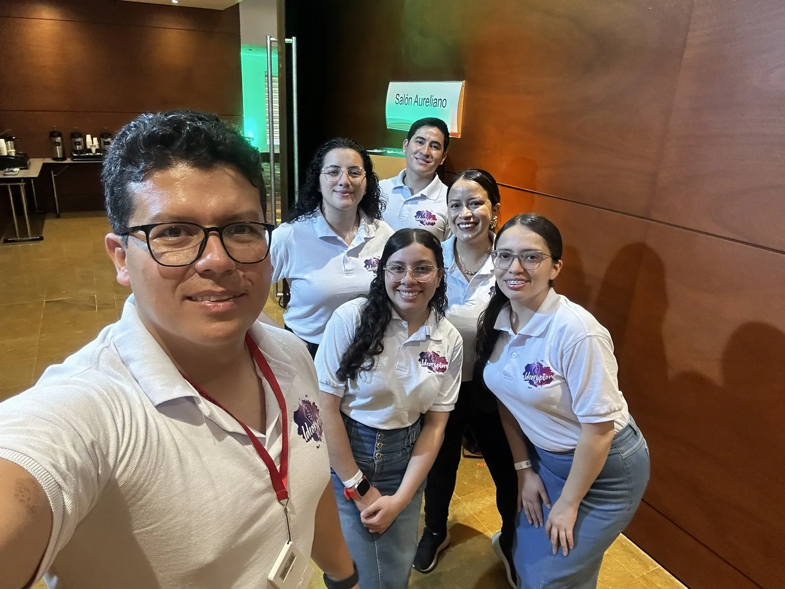 Equipo IDEORAPTOR S.A.S. durante la operación de registro, quórum y votación electrónica de la asamblea CAR 2025.